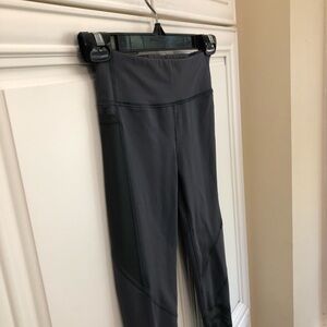 Ivivva by Lululemon girls leggings 🍋